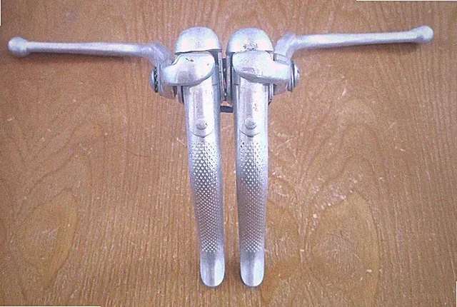 [7.99] Pair Silver Aluminum/steel Bicycle Drop Bar Dual Double Brake Levers 22 m