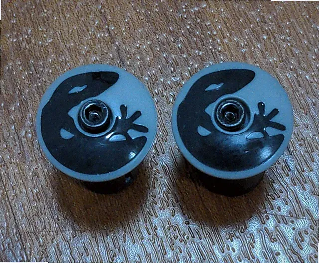 🦎Lizard Skins🦎 Locking Bar End Plugs For Road Drop Bars -Gray- Set Of 2 -NEW🚴